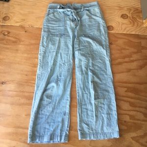 High wasted bdg capris size 6