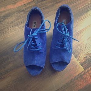 Blue Steve Madden laced up wedges