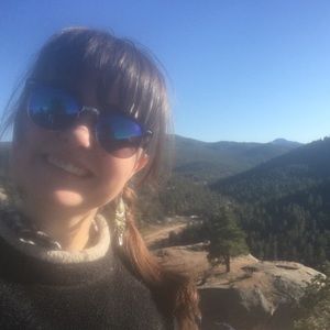 Meet your Posher, Emily