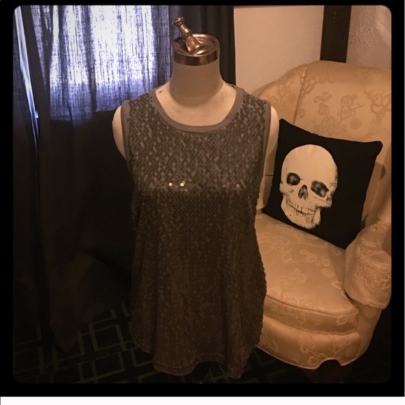 Sequin Sleeveless Tee - Picture 3 of 4