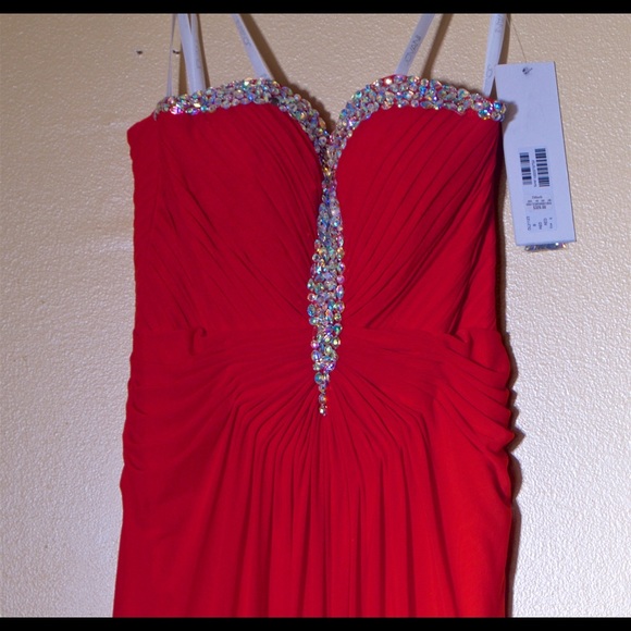 NWT never worn. Jovani Size 6. Extra sequins. - Picture 2 of 8