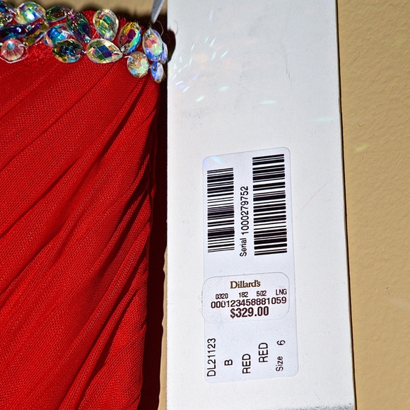 NWT never worn. Jovani Size 6. Extra sequins. - Picture 3 of 8