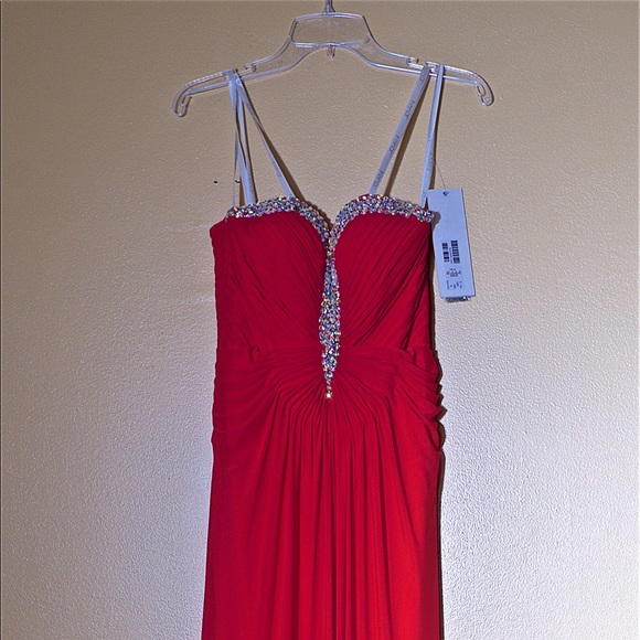 NWT never worn. Jovani Size 6. Extra sequins. - Picture 4 of 8