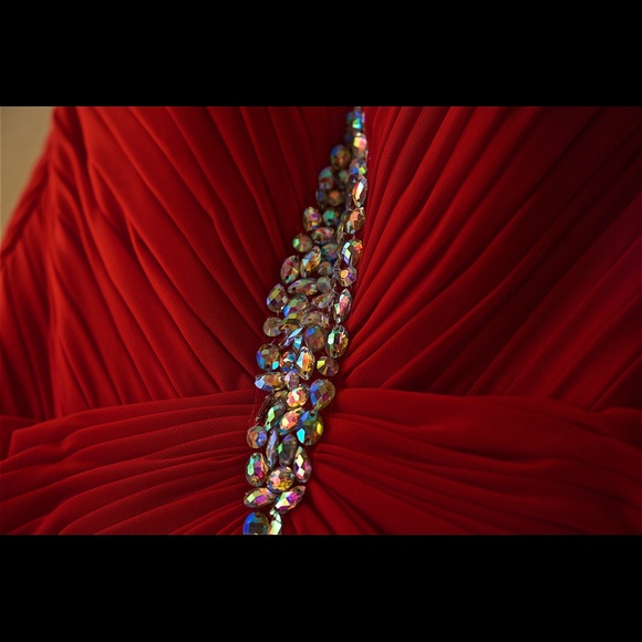 NWT never worn. Jovani Size 6. Extra sequins. - Picture 5 of 8