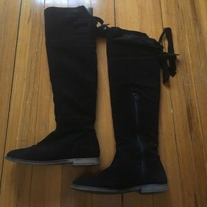 🎀ANDRÉ knee high suede black boots🎀