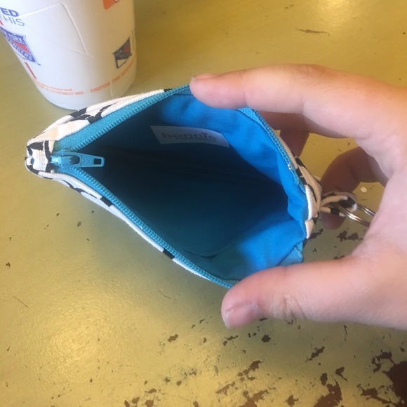 Patterned Keychain Wallet - Picture 3 of 3