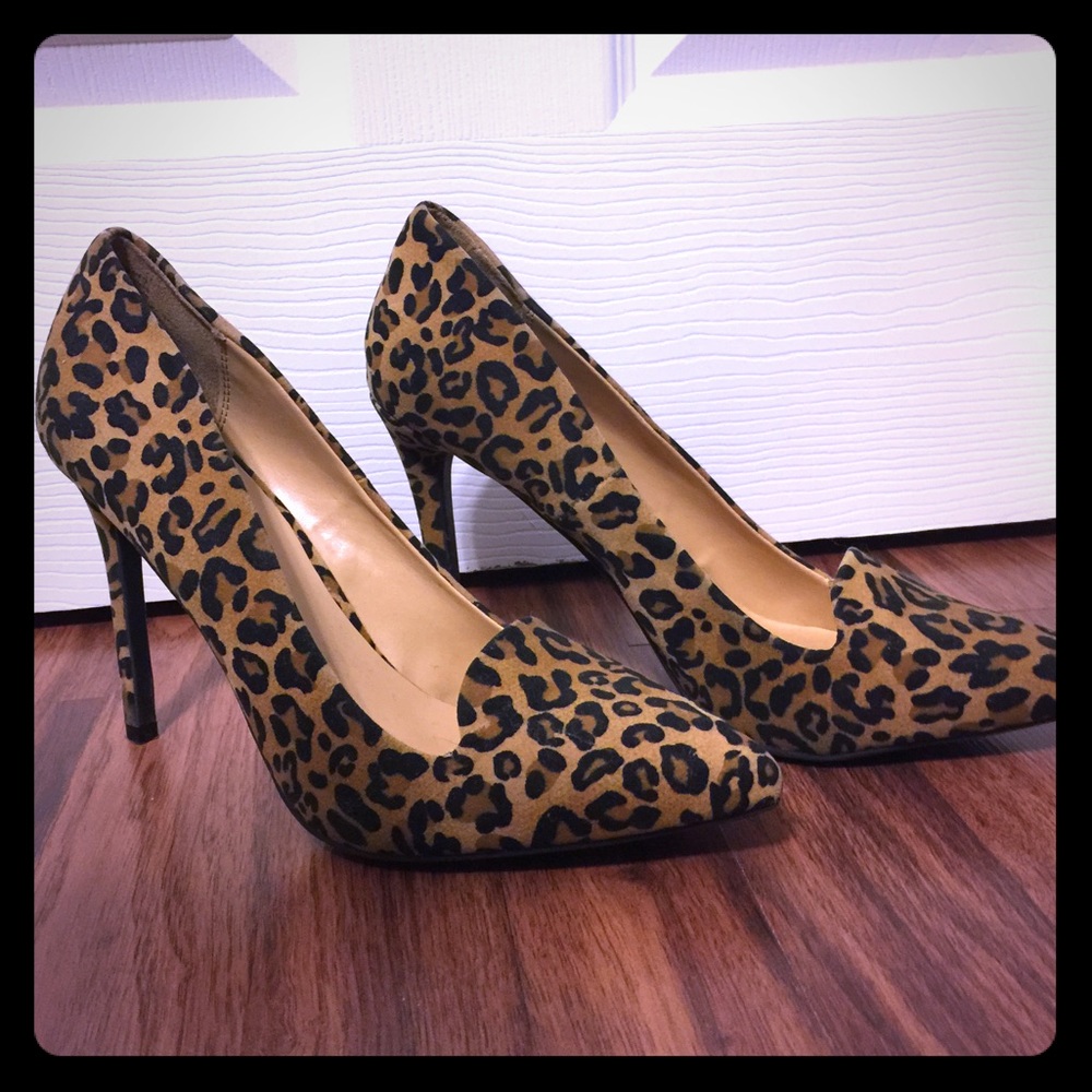 Lauren Conrad Leopard Print Pumps