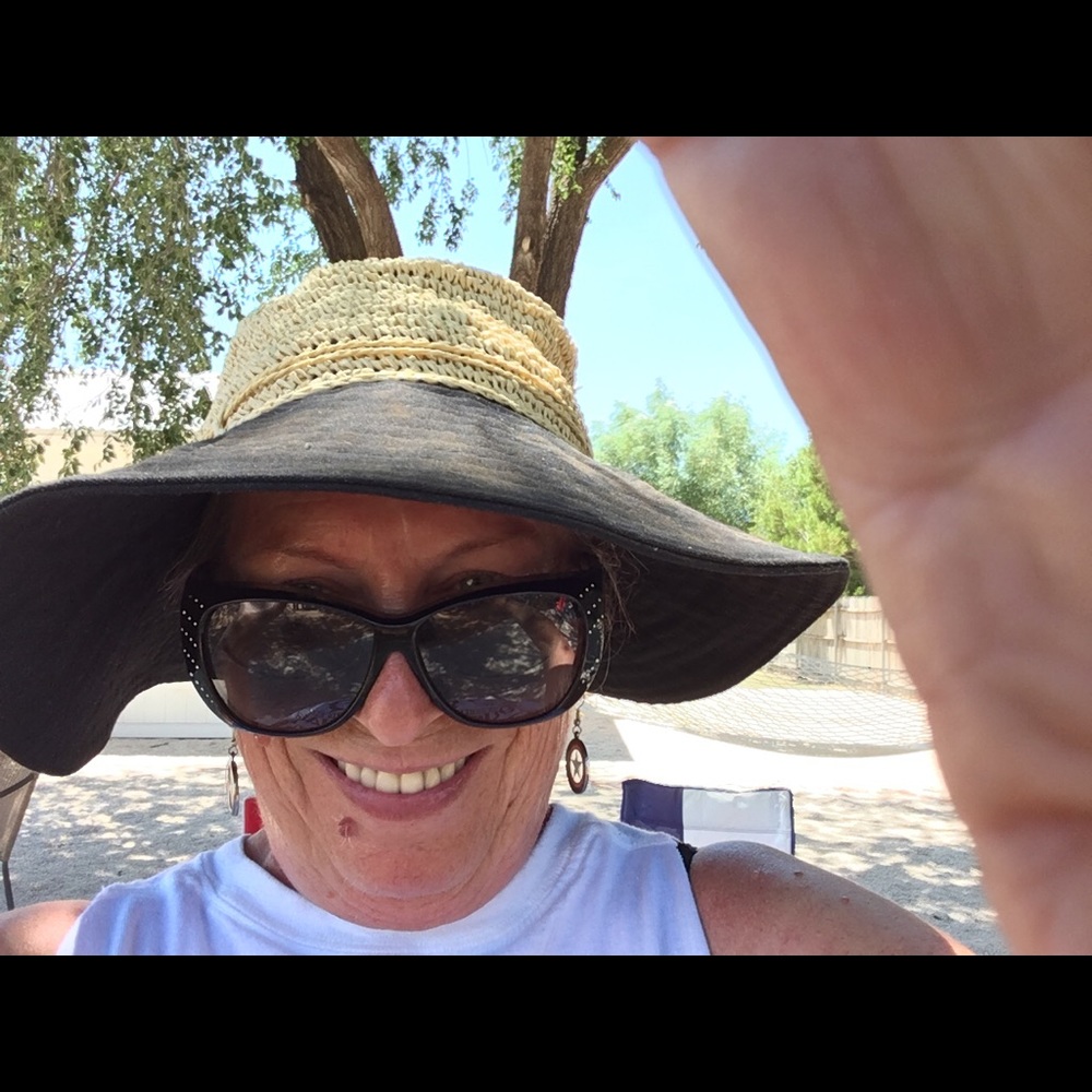 Meet your Posher, Rita