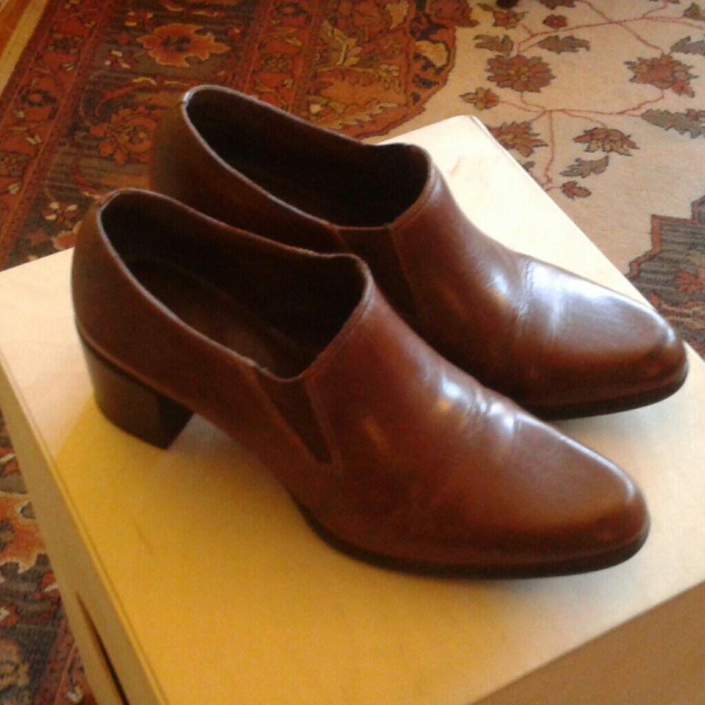 Naturalizer Chestnut Brown Booties / Shooties