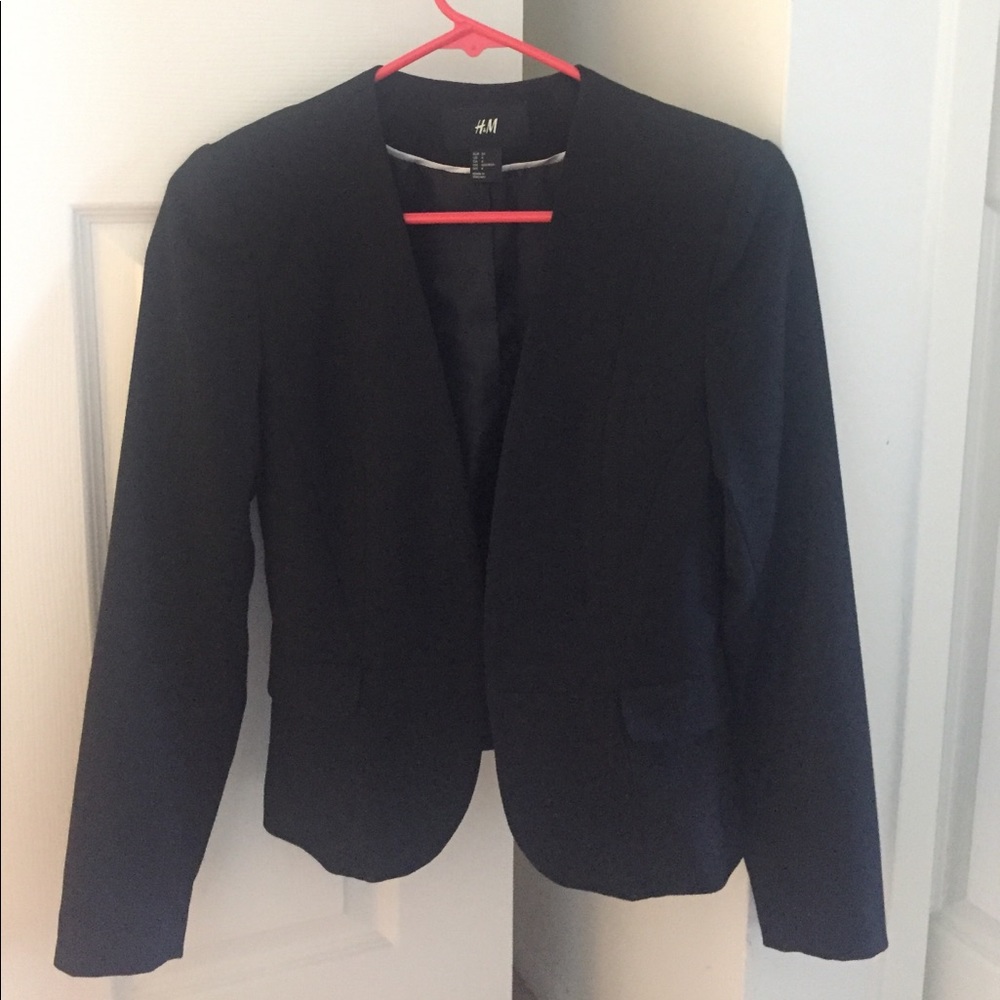 Cute H&M black coat (never worn)