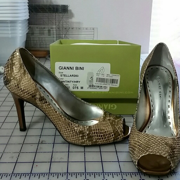 High heel shoes - Picture 1 of 1