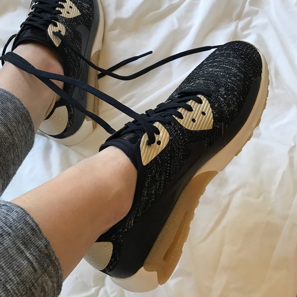 Nwt air max ultra Flyknit gold,black - Picture 5 of 8