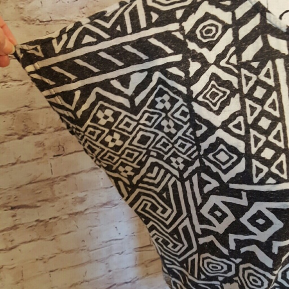 Distressed Tribal Print Dolman Top SzS - Picture 2 of 2