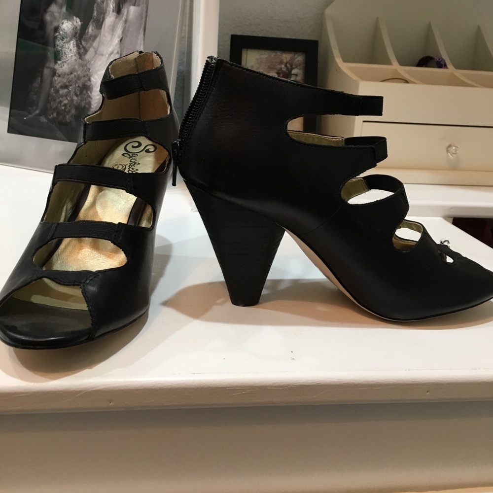 seychelles heeled sandals