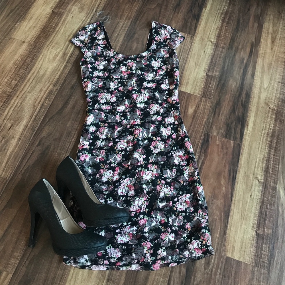 Pretty flowers dress!!