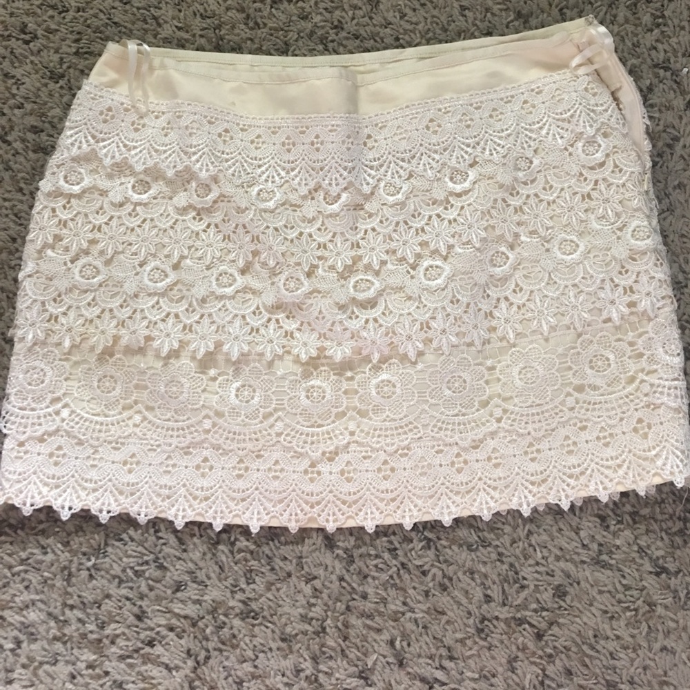 Lace mini skirt