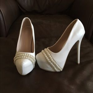 Special occasion pumps with bling