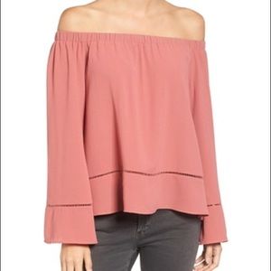 Off shoulders top