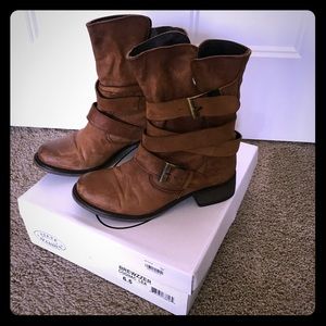 Hardly used short boots