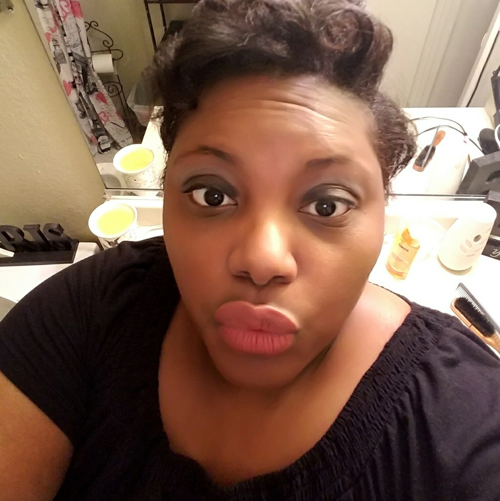 Meet your Posher, Carolyn