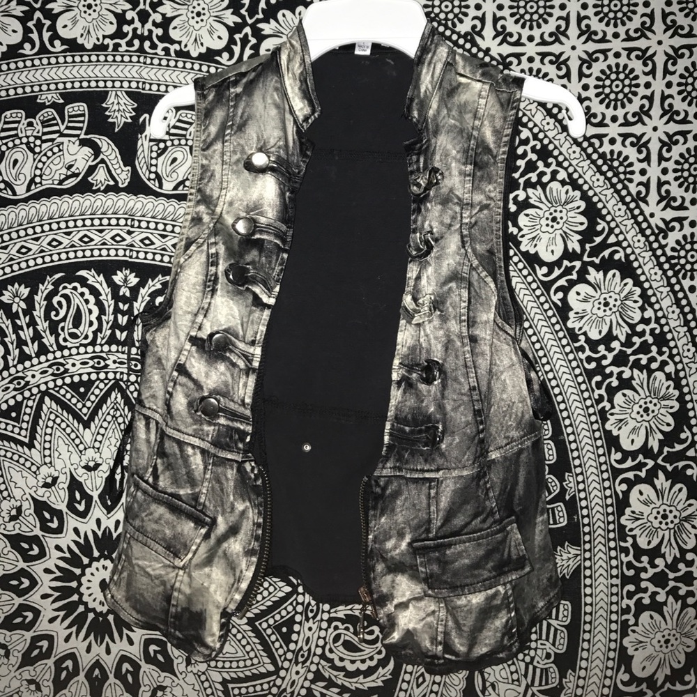vest