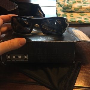 NWT  Oakley Black Gascans