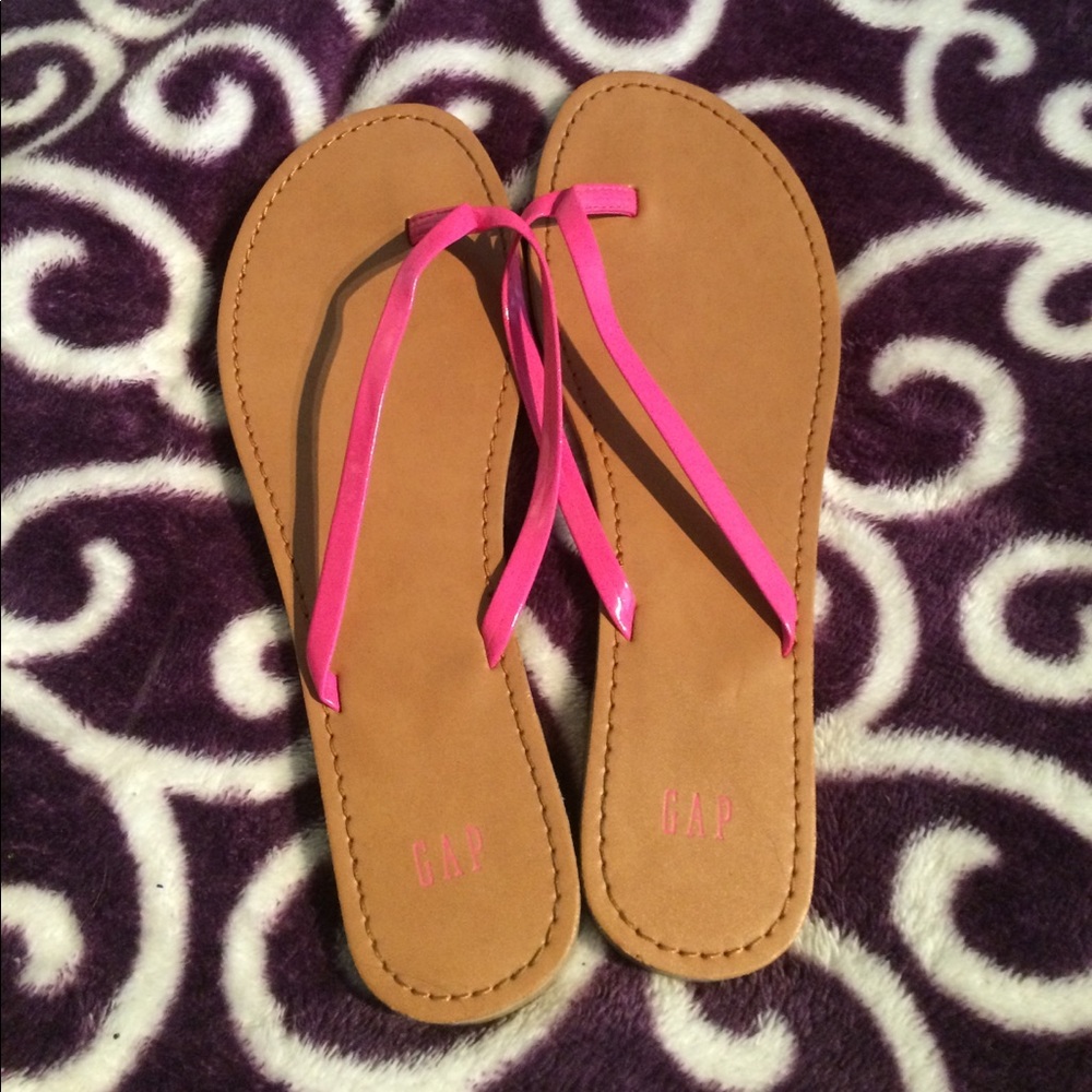 Pink/brown flip flops