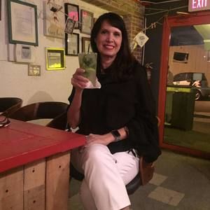 Meet your Posher, Deedee