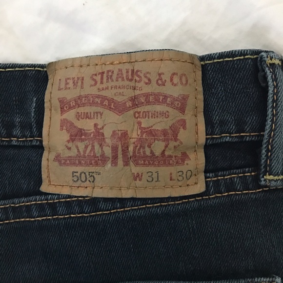 Levi's 501 dark wash 31x30 - Picture 3 of 3