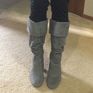 Women's Size 6 • Gray Suede High Heel Boots •