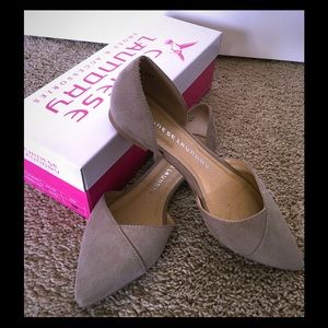 Never worn tan flats