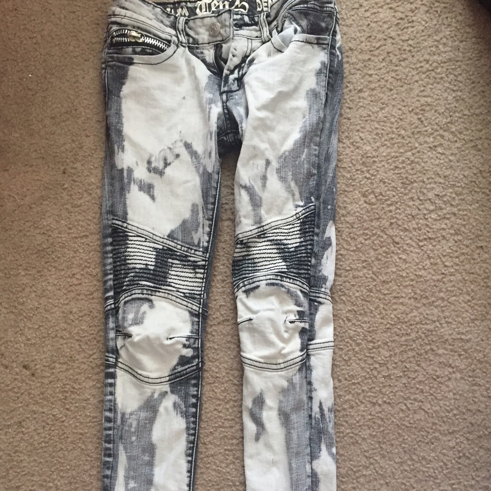 Ten 25 Light acid wash distressed jeans
