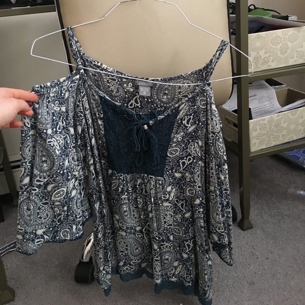 Quarter sleeve shirt