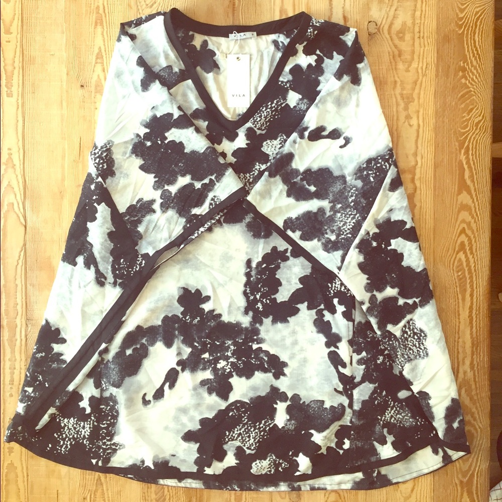 Vila Tunic - Black and White NWT