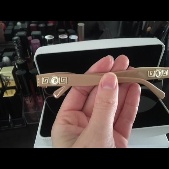 SOLD Brand new Versace sunglasses - Picture 3 of 3