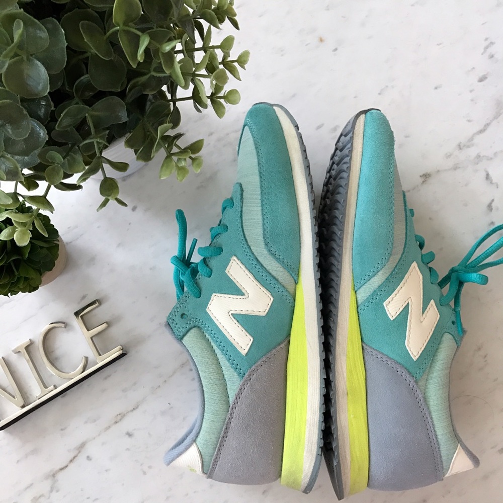 New Balance 420 Mint and yellow Size 7