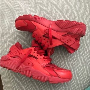 Nike air huaraches red