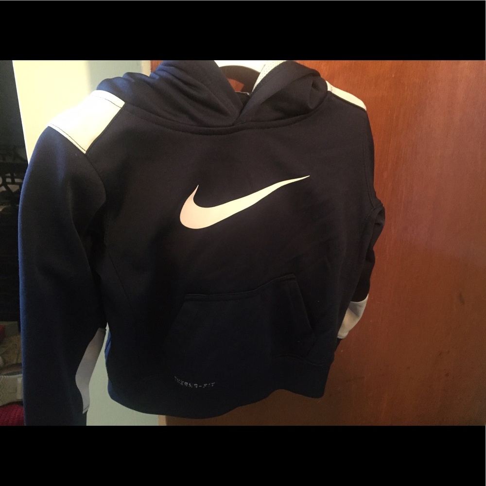 3T NIKE THERMA-FIT HOODIE