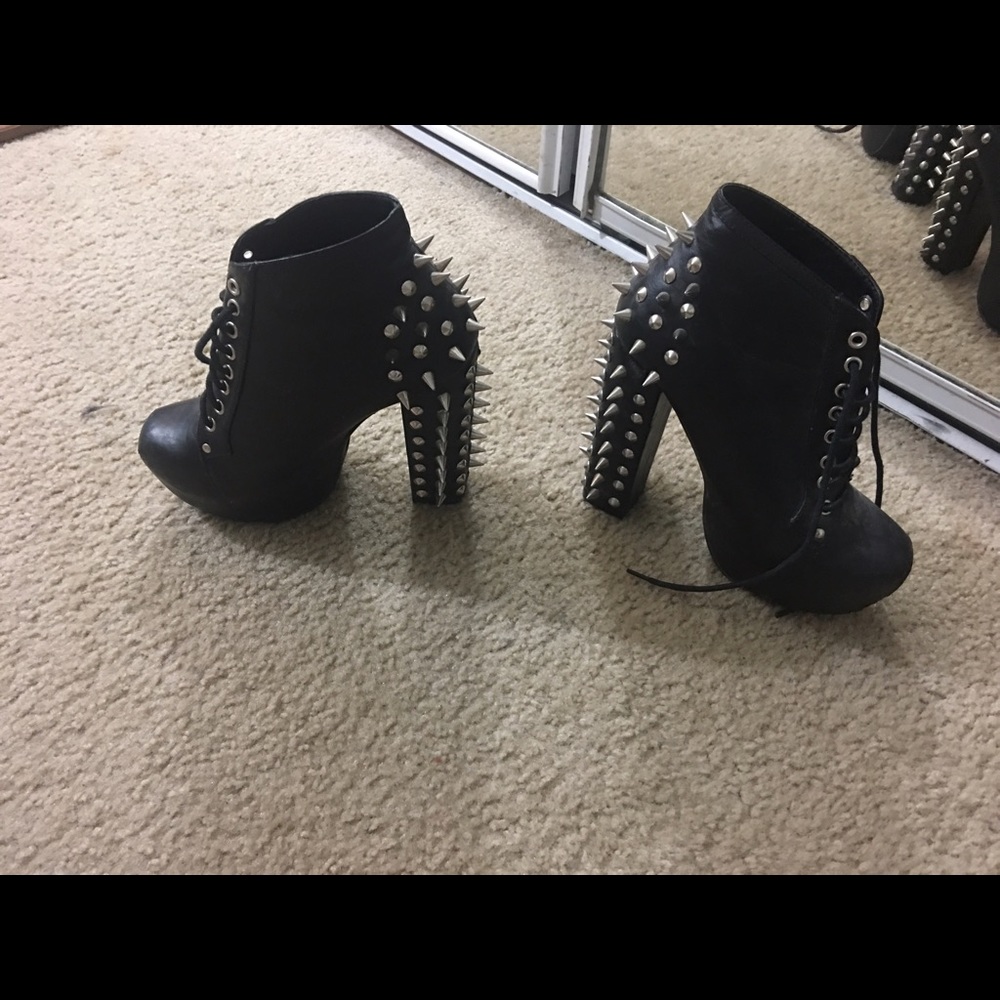 Spikey Heel