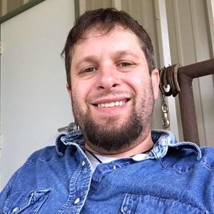 Meet your Posher, Dustin