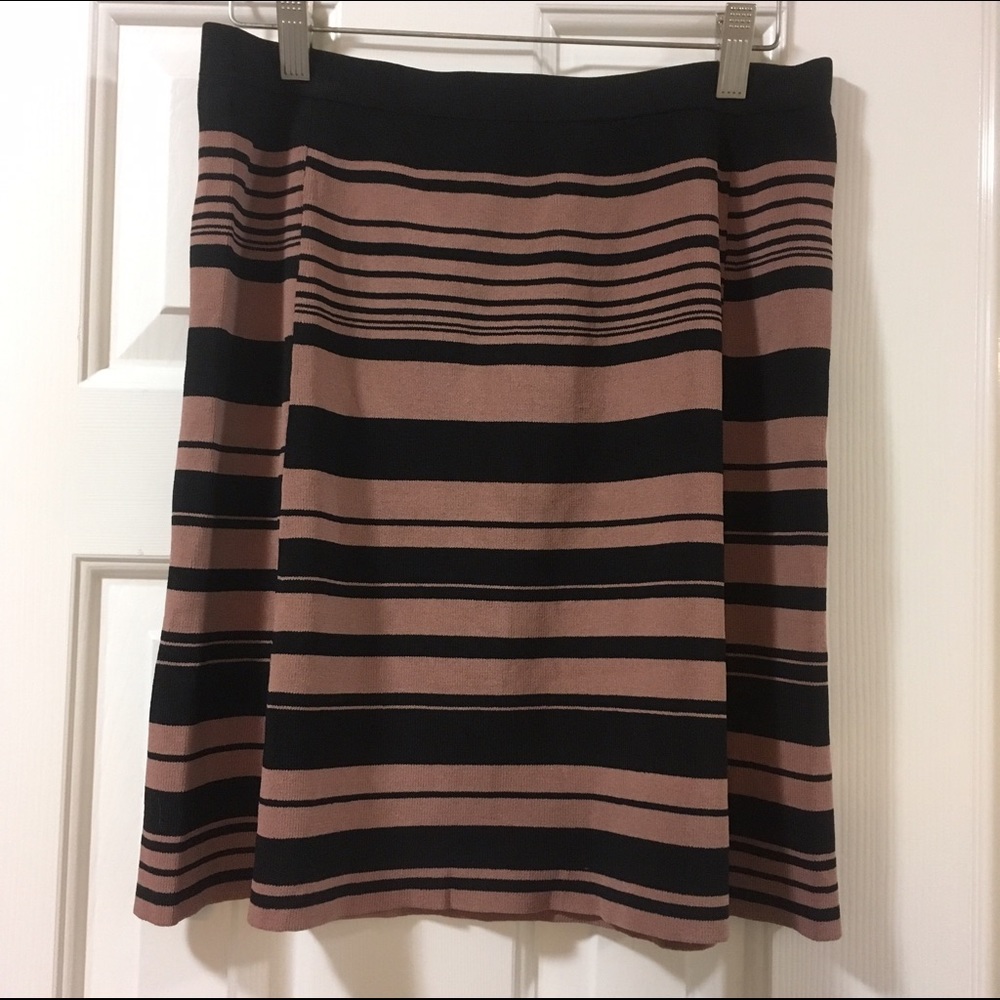 Ann Taylor Loft light mauve & black stretch skirt