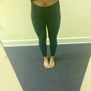 Olive green lulu leggings