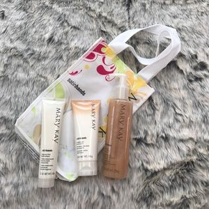 Mary Kay Satin Hands Gift Set