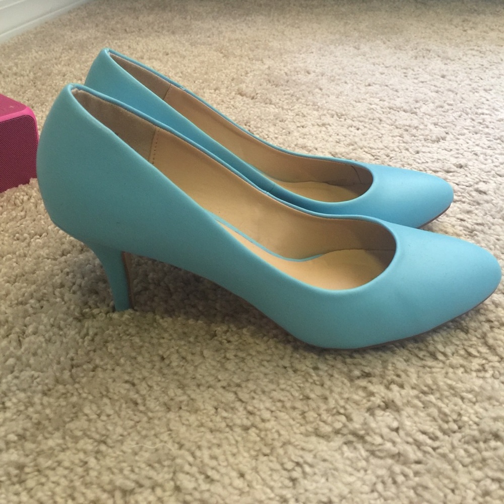 ❌SOLD❌Light blue kitten heels