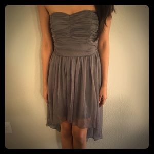 Strapless drees