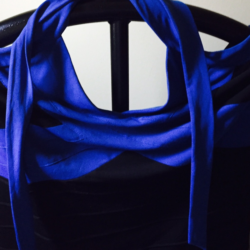 Torrid Blue & black halter top-