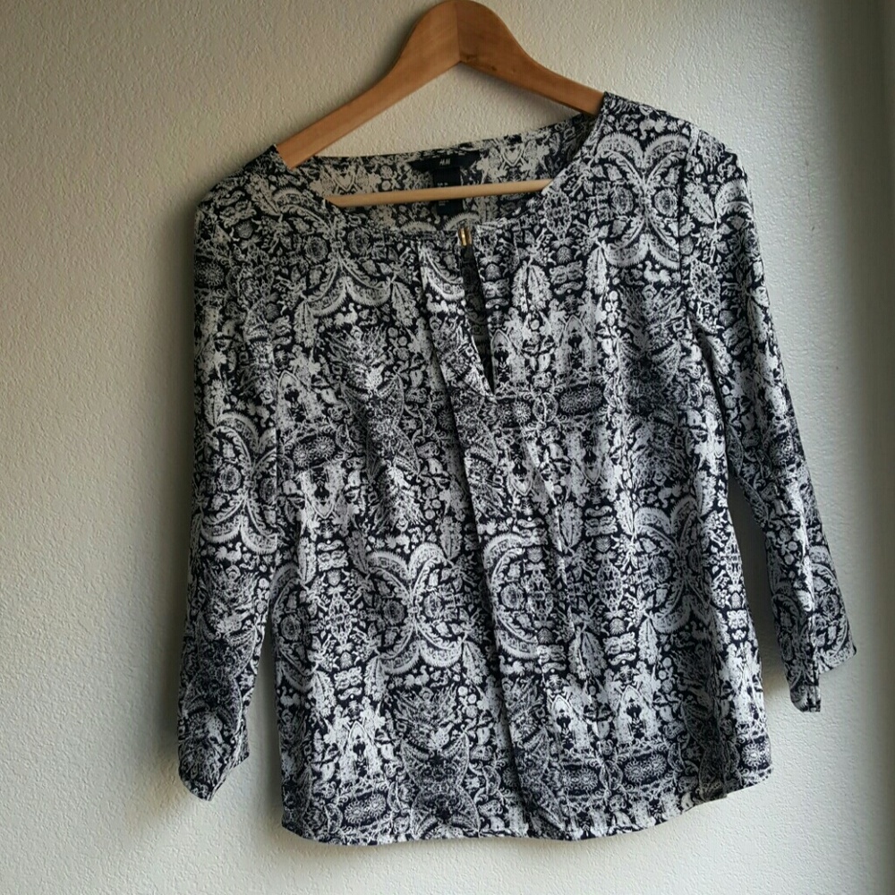 H&M Black and White Abstract Blouse