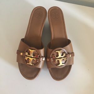 Tory burch tan wedge slide lightly worn