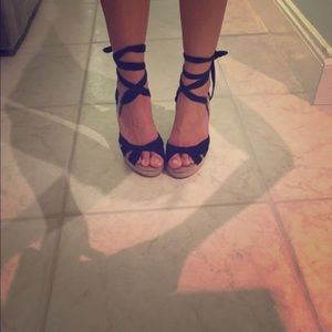 Old navy black lace up wedges