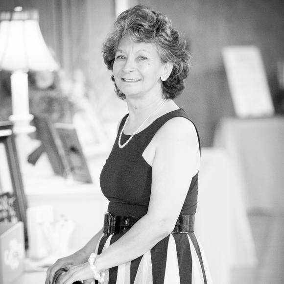 Meet your Posher-Rosa - Picture 8 of 16